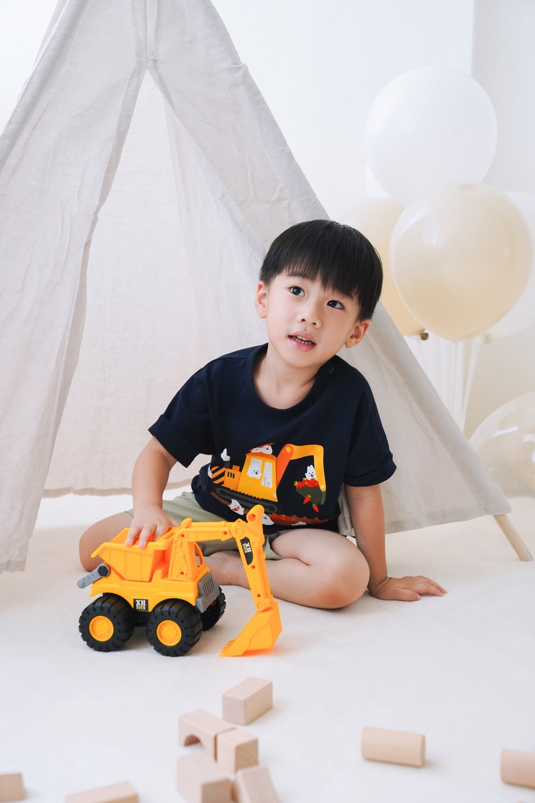 Kid-麻糬兔挖土机小孩T-shirt(藏青色) - 童装上衣 - 棉 蓝色