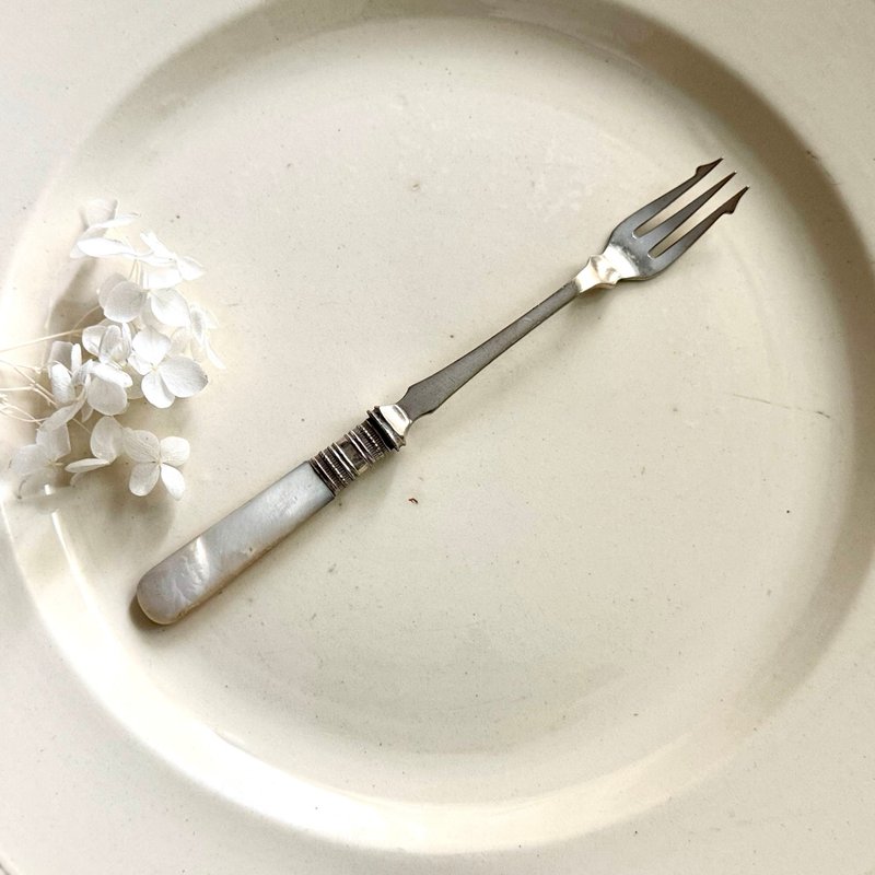 50458-珍稀古董珍珠母贝叉17.5cm - 餐刀/叉/匙组合 - 银 