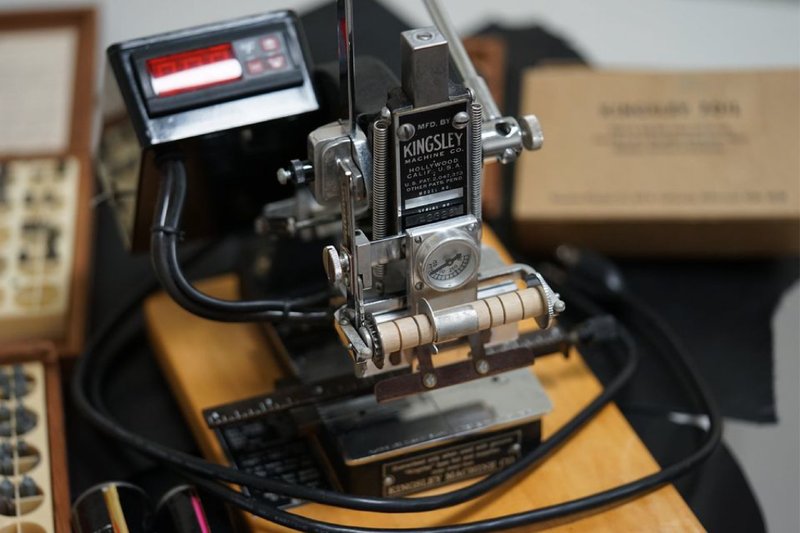 Kingsley绝版古董烫印机 - 皮件 - 其他金属 银色