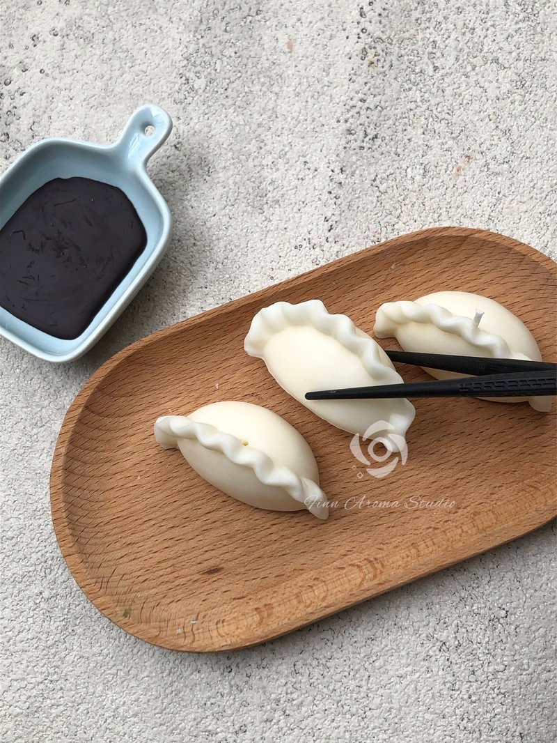 招财元宝水饺手工皂|仿真食物 附碟沾酱 - 肥皂/手工皂 - 蜡 白色
