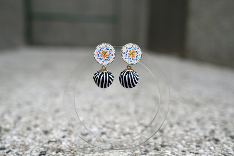 万花筒 | 赏饰原创圆形手绘 2way两用 布球 耳环 耳钉 - 耳环/耳夹 - 塑料 多色