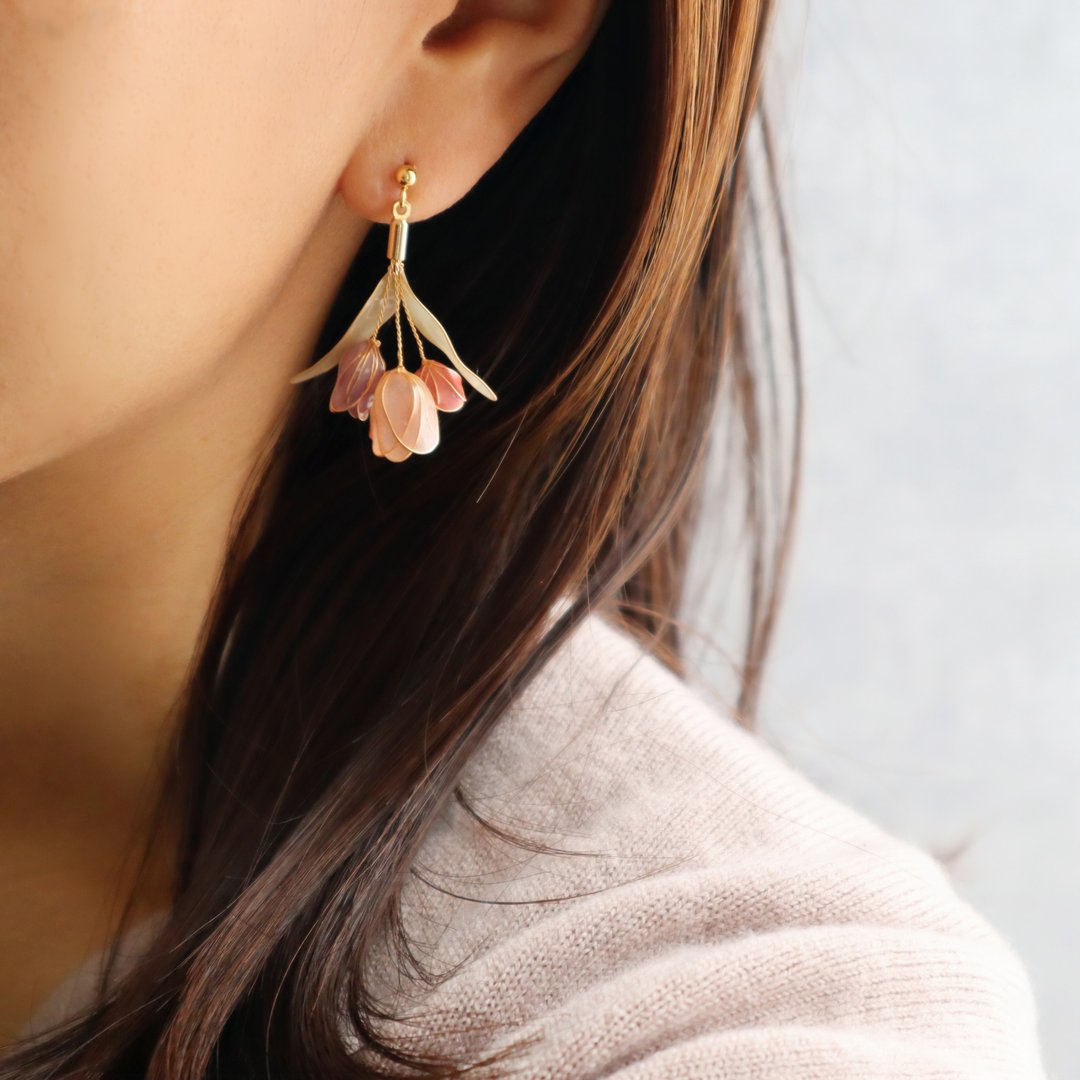 mini tulip bouquet earrings - 耳环/耳夹 - 树脂 粉红色