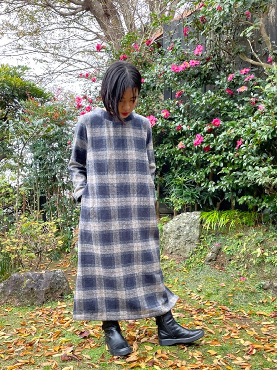 Blue check dress in cotton tweed - 洋装/连衣裙 - 棉．麻 