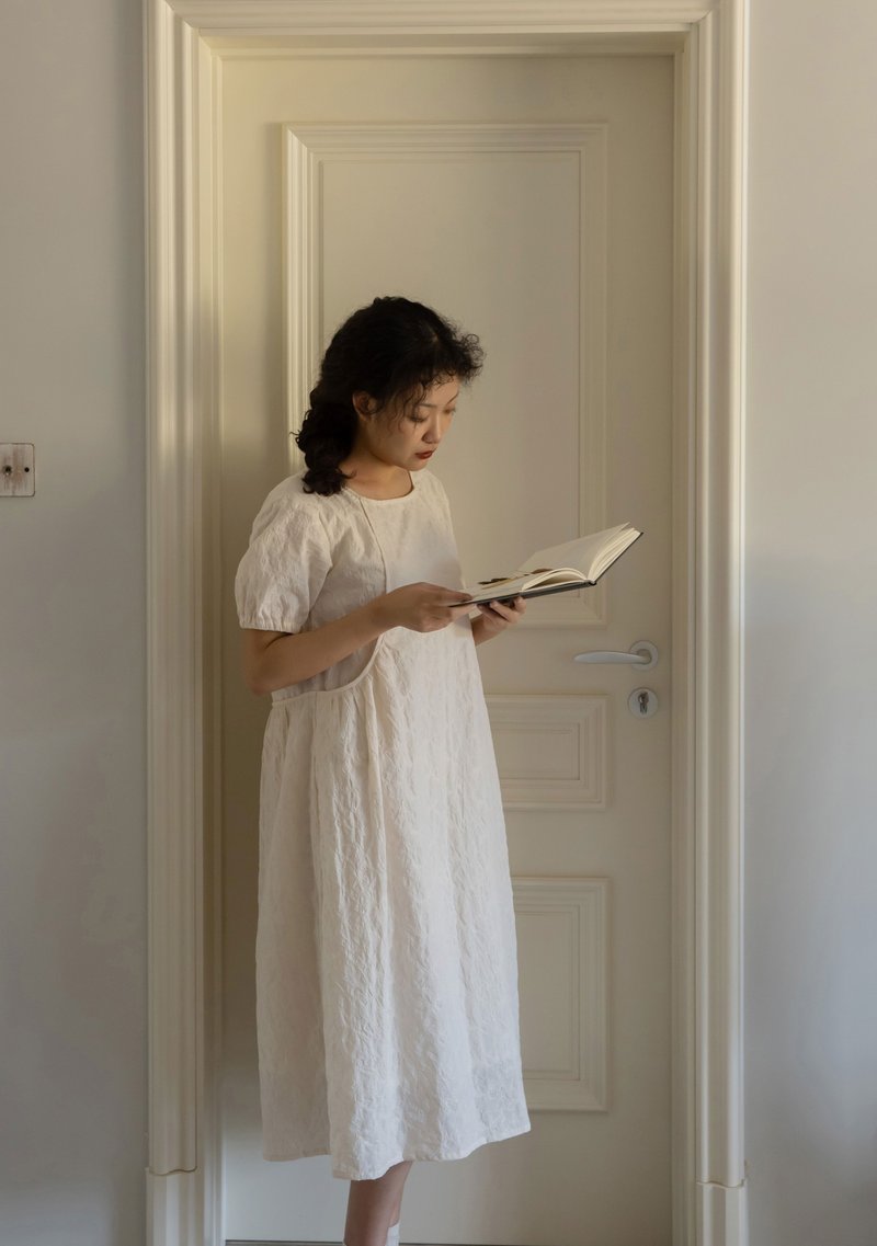 日本进口面料复古白色刺绣短袖宽松连身裙洋装 - 洋装/连衣裙 - 棉．麻 白色