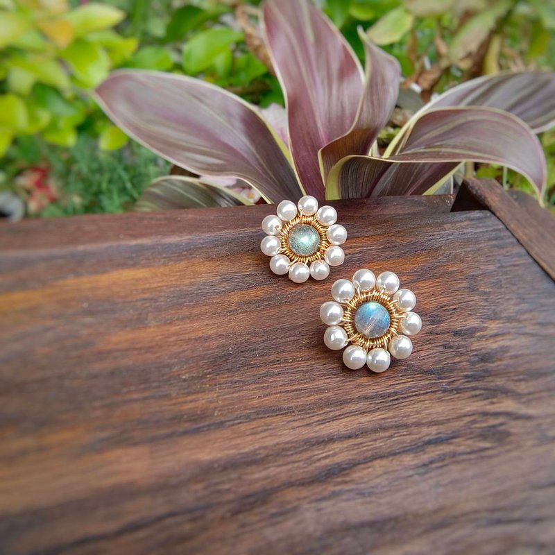 母亲节礼盒│14kgf轻珠宝│天然光谱石&珍珠花朵耳针/耳夹 - 耳环/耳夹 - 宝石 多色