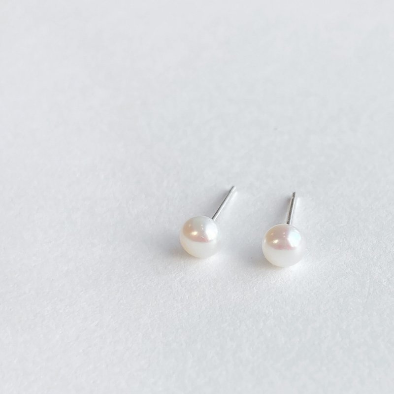 / 雾光 / 强光钮扣形淡水珍珠耳环 (纯银 / 玫瑰金) - 耳环/耳夹 - 珍珠 白色