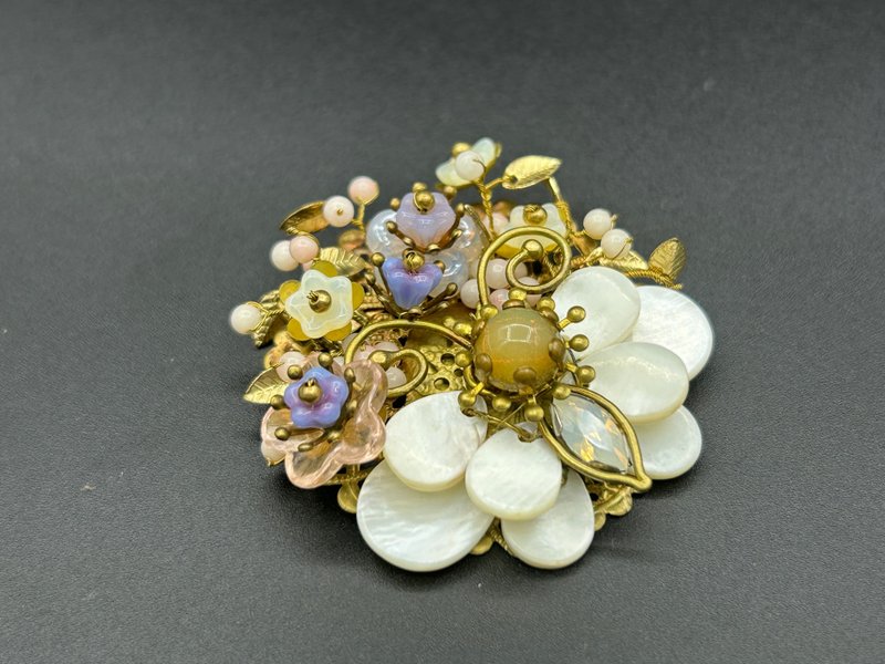 捷克珠白贝蝴蝶别针 - 胸针 - 贝壳 白色