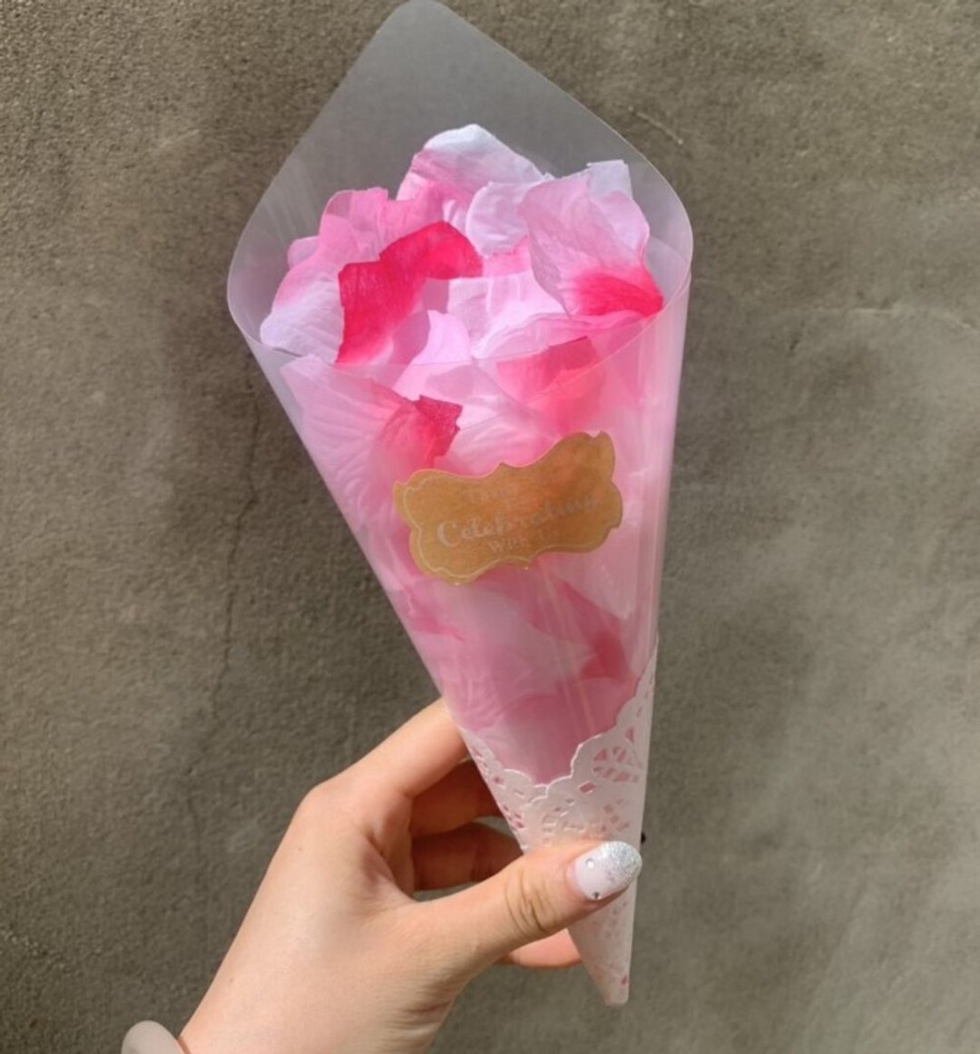 【浪漫婚礼必备花瓣筒】玫瑰花瓣小物、仿真玫瑰花瓣 - 摆饰 - 植物．花 