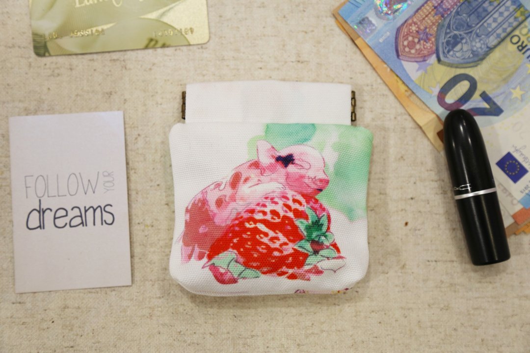 MRS STRAWBERRY PIGGY 小物包 - 化妆包/杂物包 - 其他人造纤维 多色