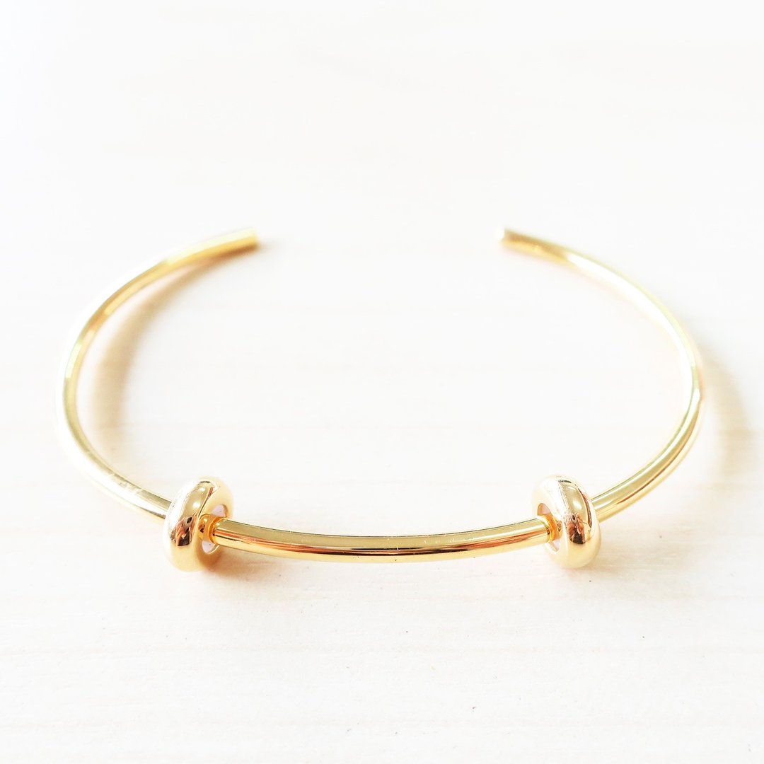 Open Bangle with Earth Stopper - Gold - 手链/手环 - 纯银 黄色