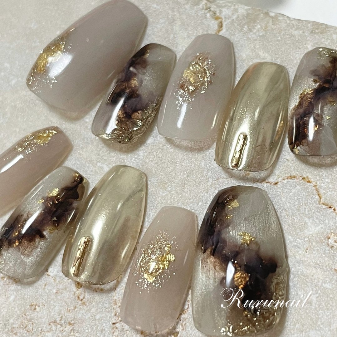 烟熏米色美甲、磁性美甲、大理石美甲 - 指甲油/指甲贴 - 树脂 卡其色