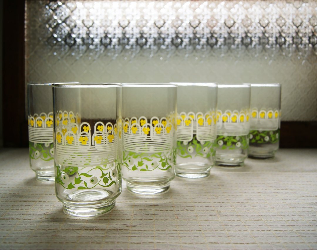 早期印花水杯-白花黄花 (餐具/旧货/老物/玻璃) - 茶具/茶杯 - 玻璃 黄色