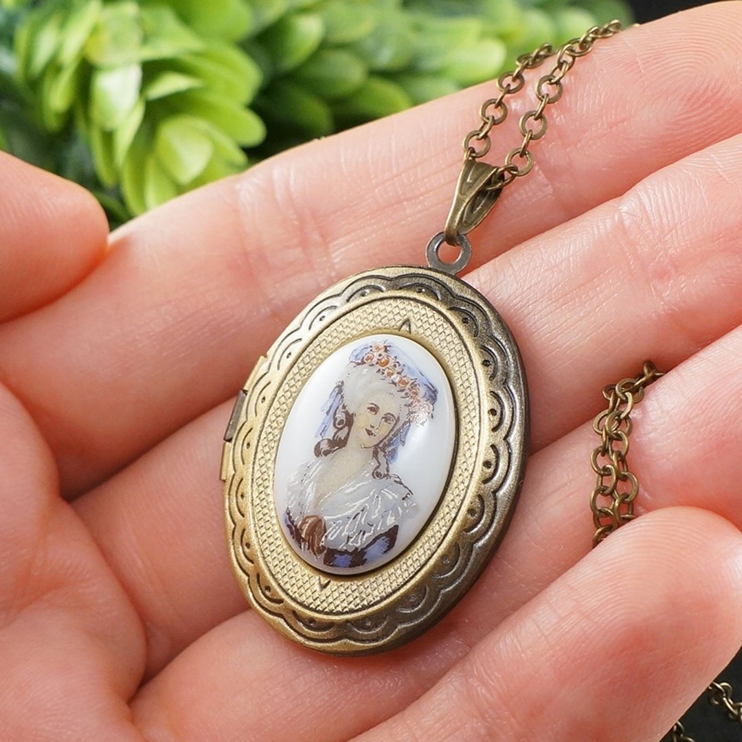 Lady Girl Vintage Glass Cameo Locket White Victorian Pendant Necklace Jewelry - 项链 - 玻璃 白色