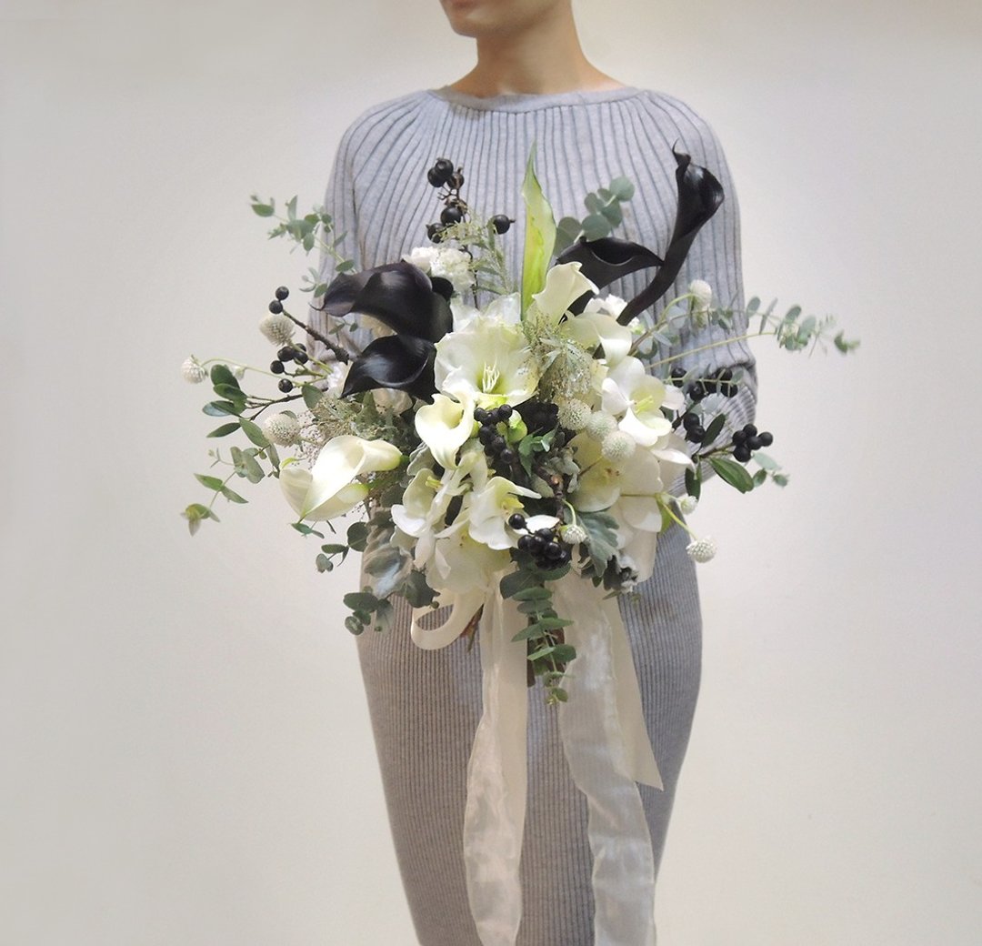 高雅时尚黑白海芋花束─婚礼婚纱照新娘捧花 - 干燥花/捧花 - 植物．花 白色