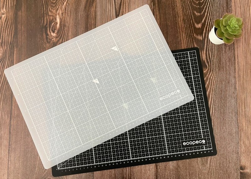 艾可贝可 双面可用环保切割垫 台湾制造 无PVC 无塑化剂 - 其他书写用品 - 塑料 