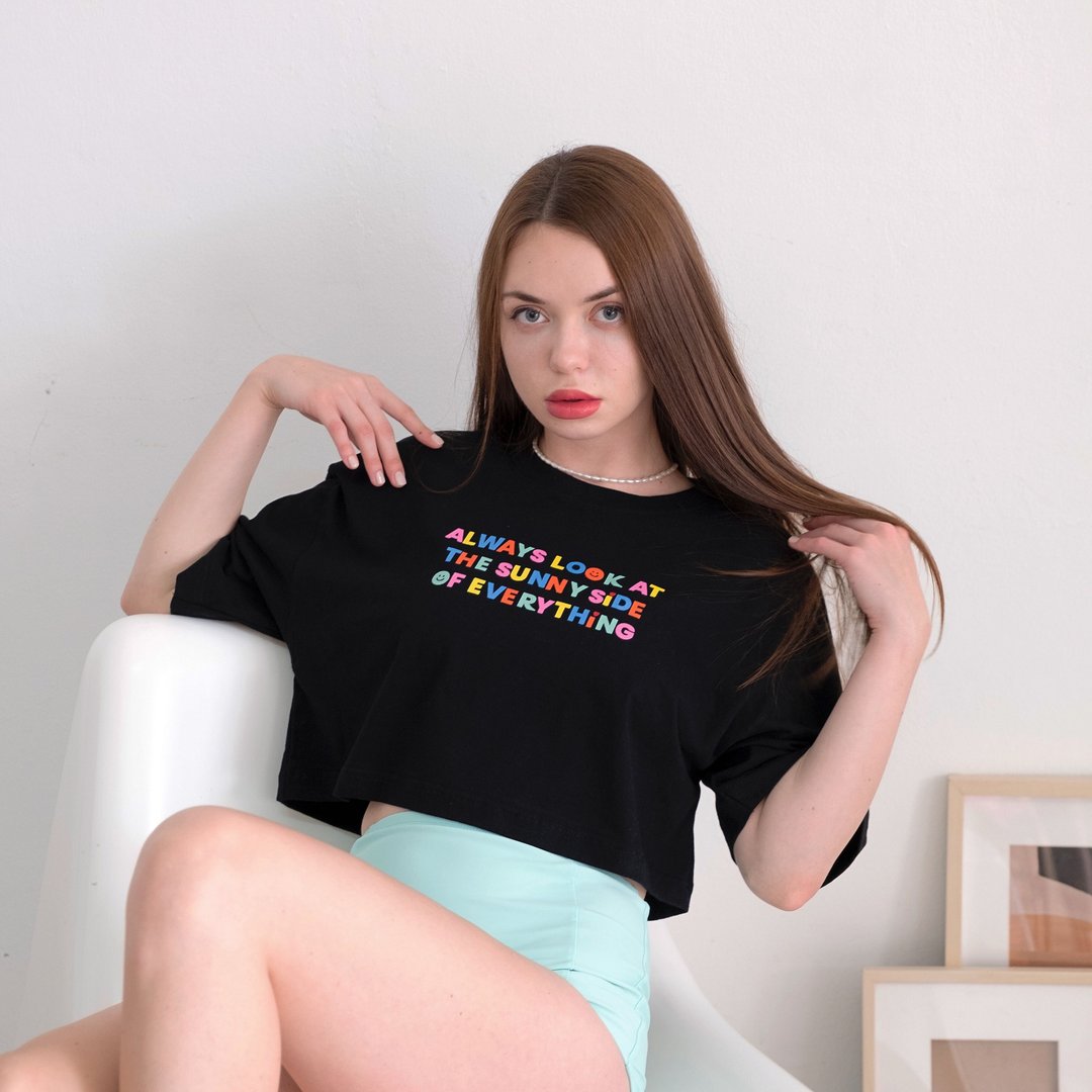 Sunblush - Oversize Crop Top in Black - 女装 T 恤 - 棉 黑色