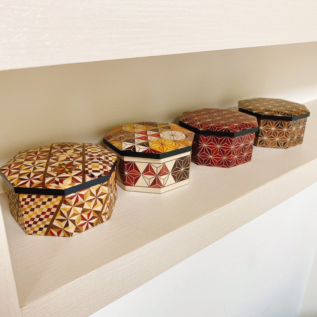 【箱根寄木细工】日本工艺品 糖果盒 点心盒 置物盒 (小) - 收纳用品 - 木头 咖啡色