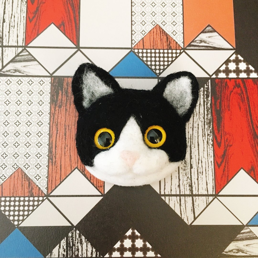 羊毛毡黑白奔驰猫胸针 - 胸针 - 羊毛 多色