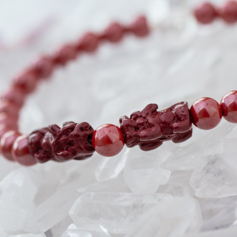 朱砂系列 6mm朱砂貔貅白水晶手串 - 手链/手环 - 其他材质 红色