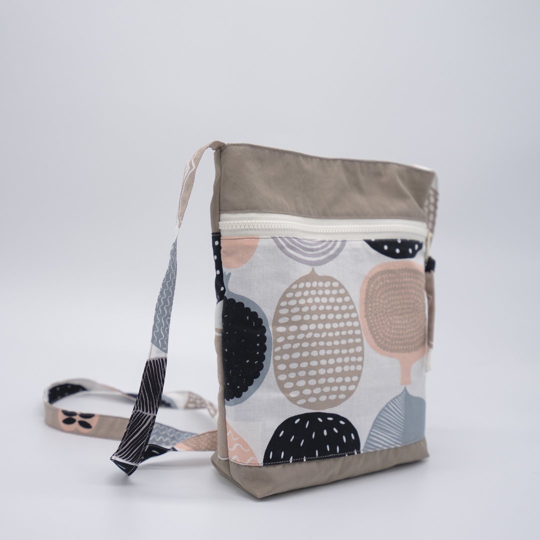 Baby Bag  絮语 防泼水斜背包/侧背包 - 侧背包/斜挎包 - 防水材质 卡其色
