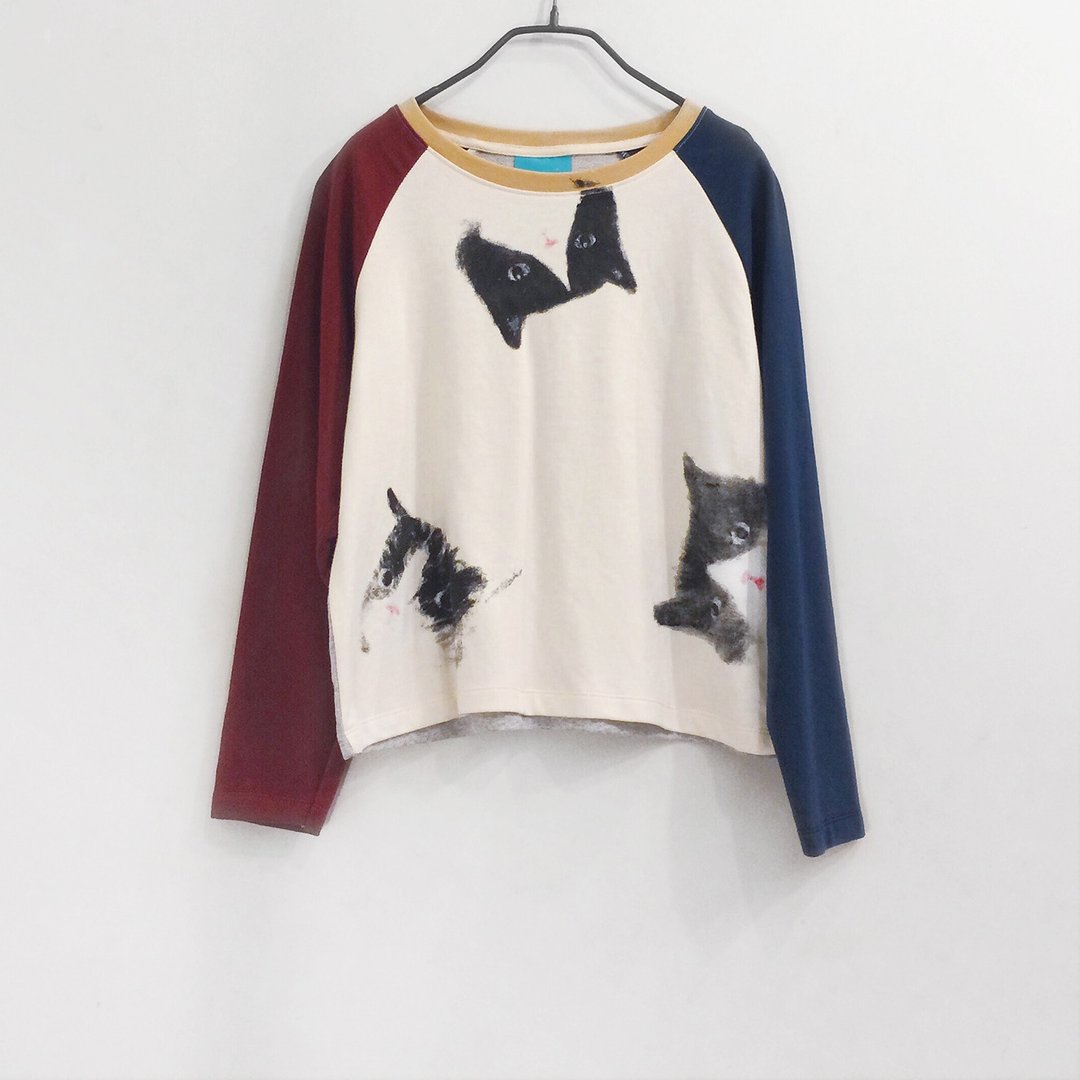 Cat Cat Cat Long Sleeve Shirt - Red Navy Sleeves - 女装 T 恤 - 棉．麻 多色