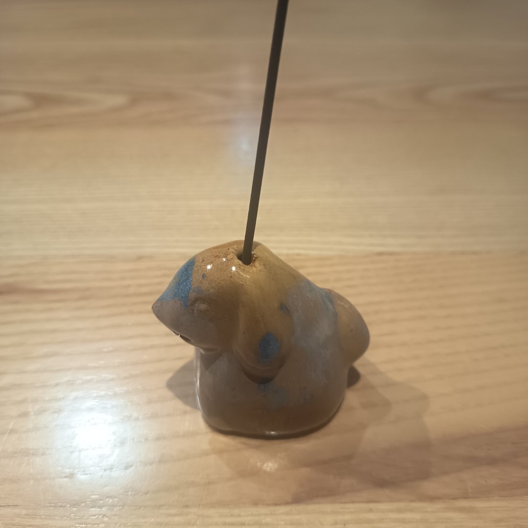 陶烧生肖狗狗摆饰可做香插或扩香石 - 香薰/精油/线香 - 陶 多色