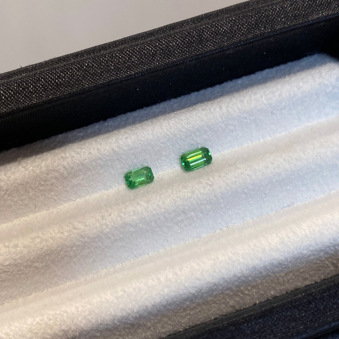 【裸石】沙弗莱石 Tsavorite LTS06/ LTS07 - 项链 - 宝石 绿色