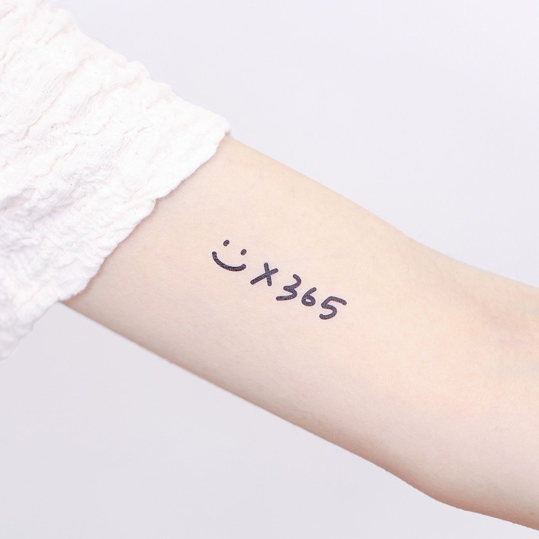 刺青纹身贴纸 - 微笑 : ) x 365 天  2入 - 纹身贴 - 纸 黑色