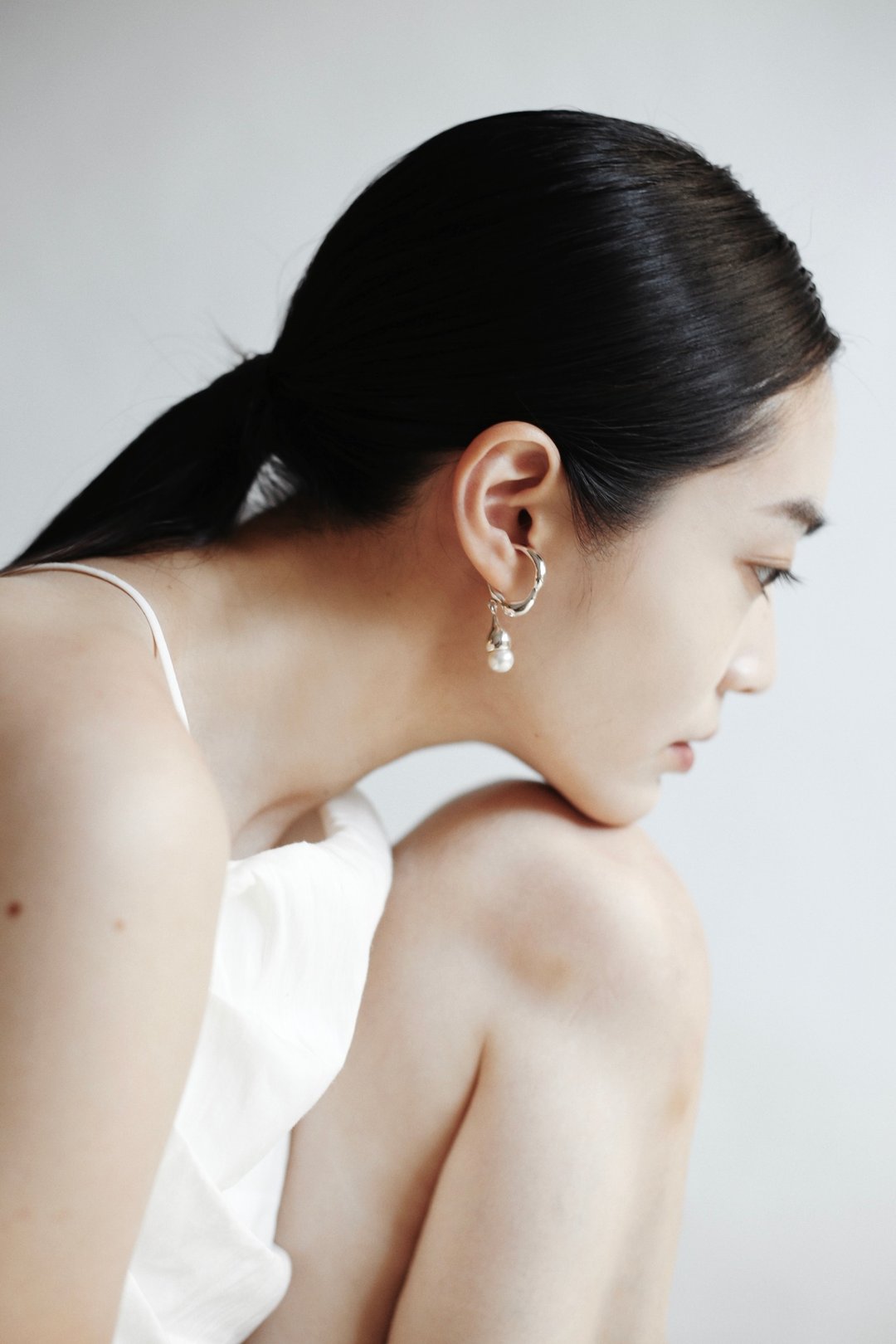 swing raindrop ear cuff + pearl 摇摆雨滴 耳骨夹+珍珠 - 耳环/耳夹 - 纯银 银色