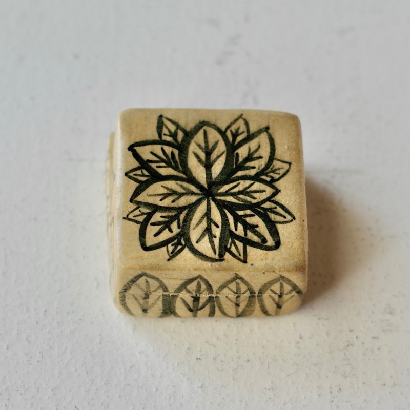 陶瓷宝箱　叶 - 戒指 - 陶 白色