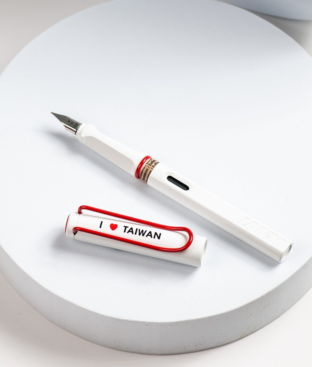 LAMY 七彩钢笔礼盒 / safari 狩猎者系列-I love Taiwan【定制】 - 钢笔 - 塑料 白色
