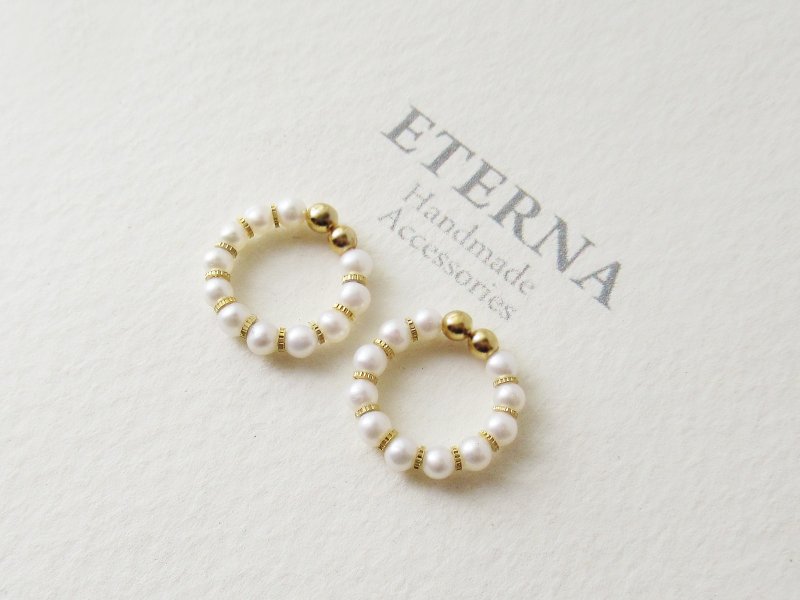 Fresh water pearl, hoop earrings 夾式耳環 - 耳环/耳夹 - 珍珠 白色