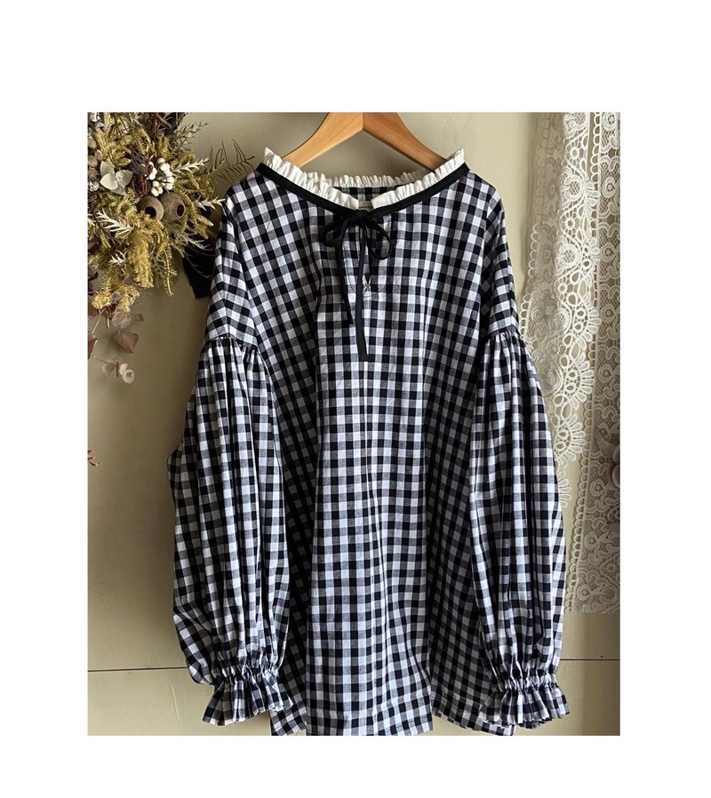 frill black ribbon gingham check blouse - 女装衬衫 - 棉．麻 黑色