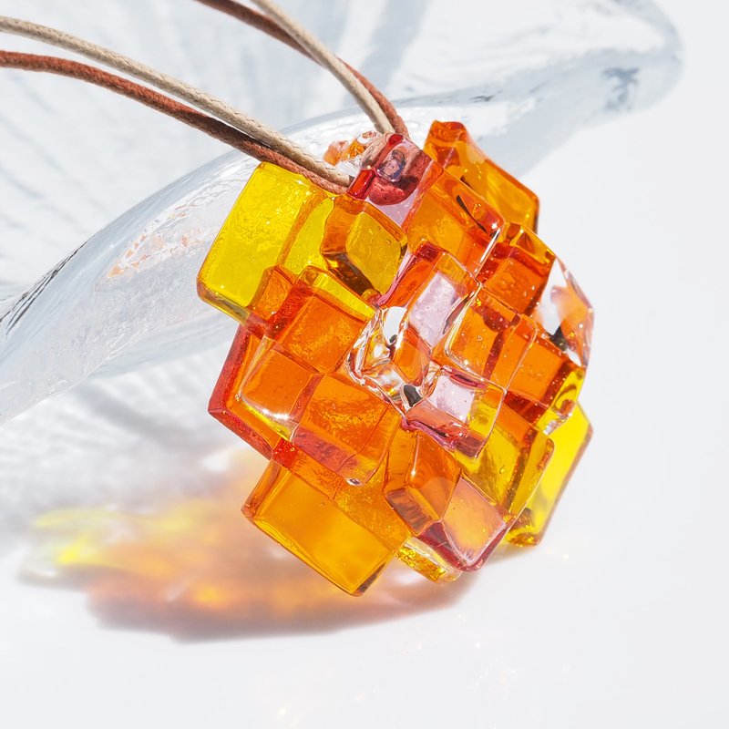 紫阳花玻璃 (绣球花【橘色】) 项链 【预约制作】 - 项链 - 玻璃 橘色