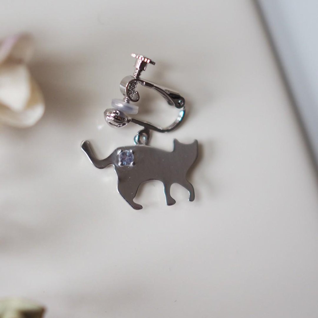 One- eared cat silhouette Clip-On(Egyptian sitting cat) Tanzanite, pink tourmaline, aquamarine - 耳环/耳夹 - 宝石 