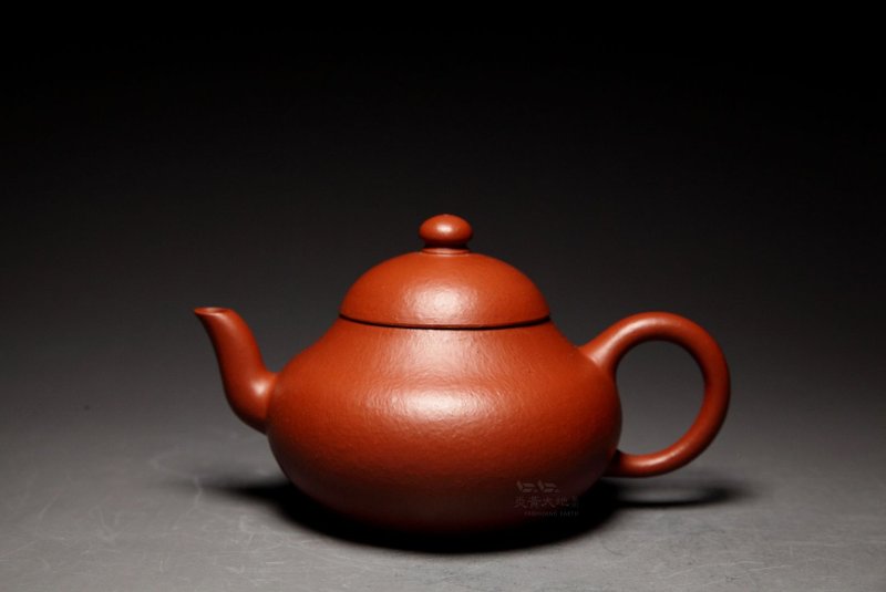 【梨形】炎黄大地艺术 胖老板 龙山堂 传统手工 黄龙山朱泥大红 - 茶具/茶杯 - 陶 咖啡色