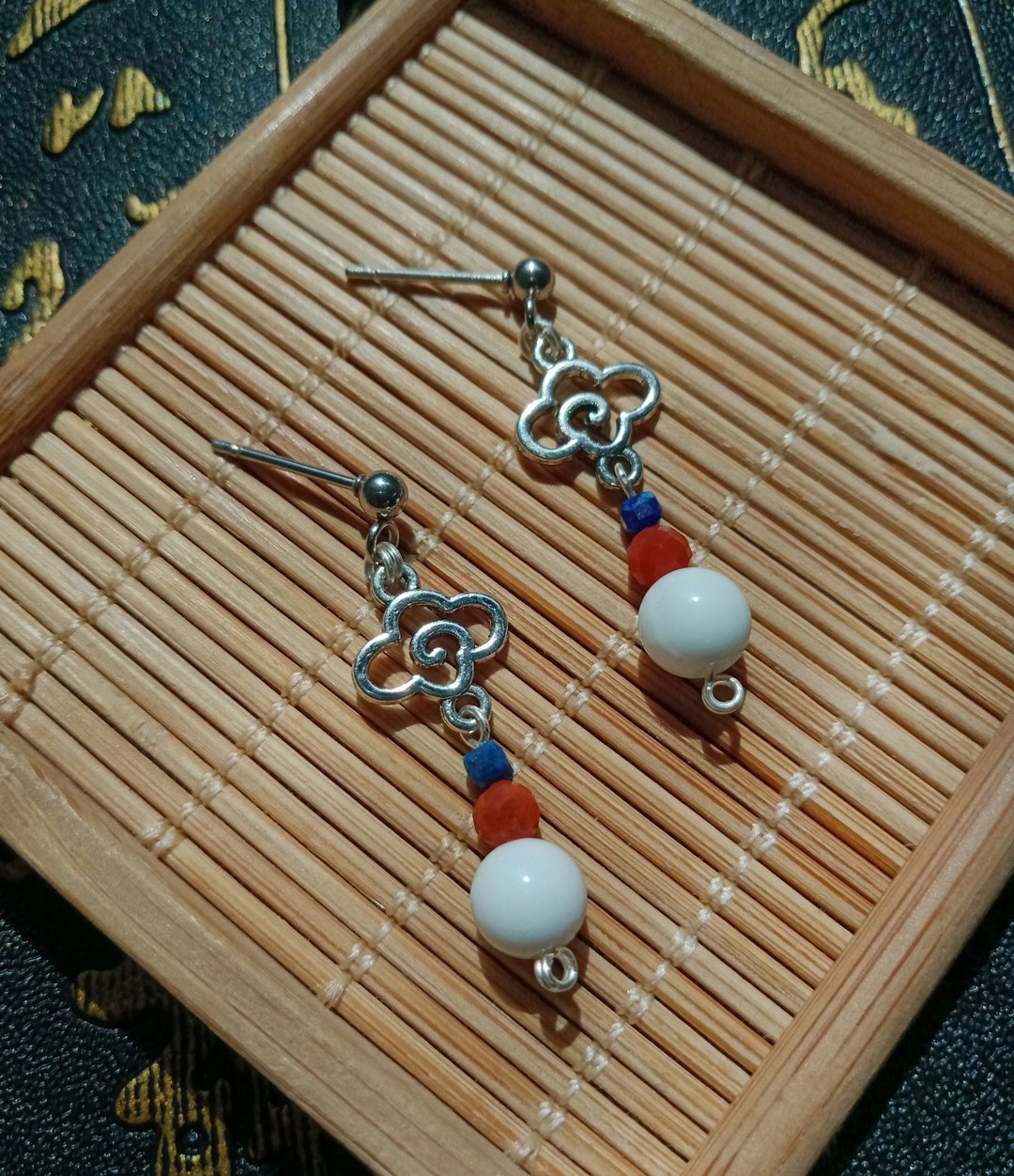 佚名山河。耳环。中式风格耳环again。金属编织 - 耳环/耳夹 - 宝石 多色