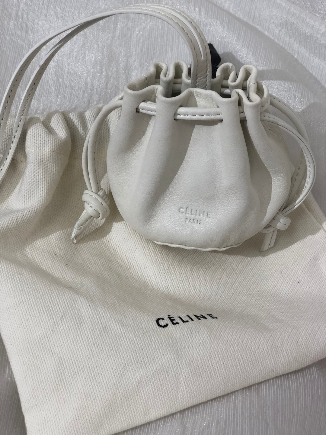 【日本直运，名牌二手包装】CELINE 品牌标志抽绳小袋白Vintage Vintage Old awkw87 - 化妆包/杂物包 - 真皮 白色