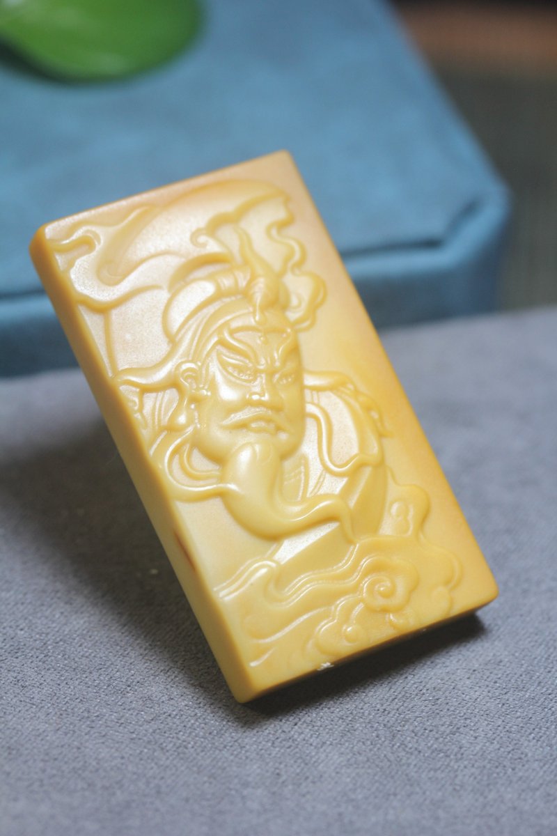 【忠肝义胆】天然黄蜡石 关公 关羽 关二爷  兄弟情挂件 项链 玉 - 项链 - 玉石 黄色