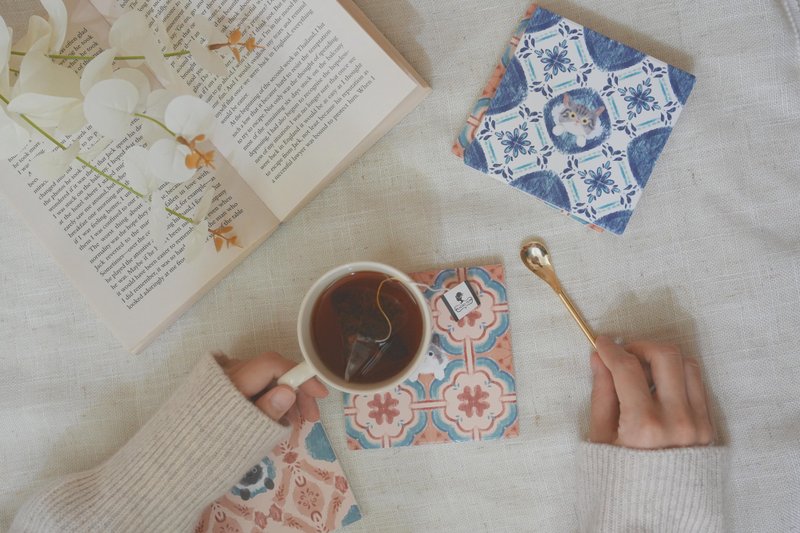 花砖躲猫猫杯垫 布偶猫 | 婚礼小物 陶瓷 立体花纹 - 杯垫 - 陶 多色