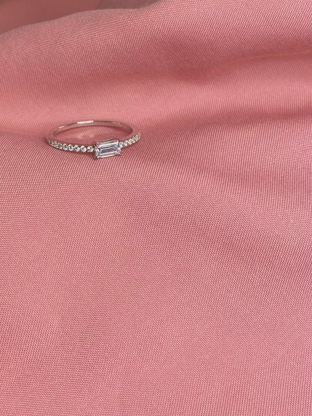 0.50ct East-West Accented 戒指/ 925纯银镀18K白金/ 方晶锆石 - 戒指 - 纯银 银色