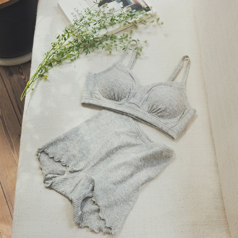 【日本制】亲肤100%纯棉短裤。柔软蓬松，推荐敏感肌肤人士穿着。 - 女士内衣裤 - 棉．麻 灰色