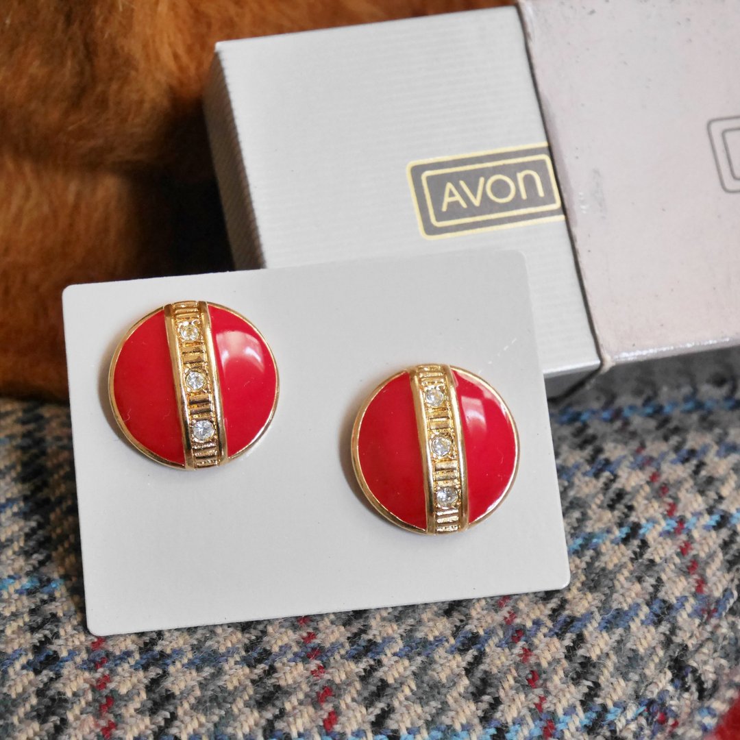 老又好古董珠宝 金色红珐琅莱茵石圆形针式耳环 医疗钢针 Avon - 耳环/耳夹 - 其他金属 金色