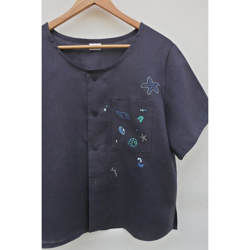 刺绣 | 亚麻 | 圆领上衣 深蓝色 - 女装上衣 - 棉．麻 蓝色