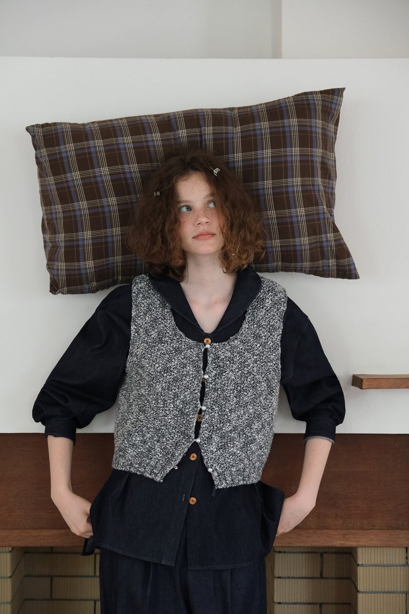 法式复古 立体肌理感短背心 - 女装背心 - 其他材质 灰色