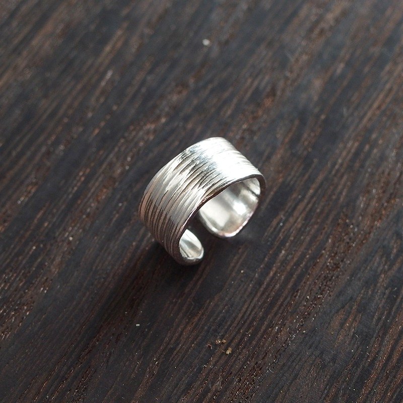 毛毛 手工锻敲纯银戒指/C型开口/宽版/对戒 - 戒指 - 银 银色