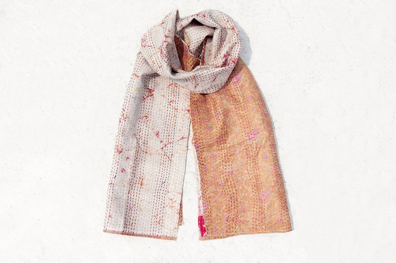 情人节礼物 限量一件 手缝纱丽布丝巾 / 刺绣丝巾 / 刺绣围巾 / 手缝纱丽线丝巾 - 缤纷星空 浪漫波西米亚森林 - 丝巾 - 丝．绢 多色