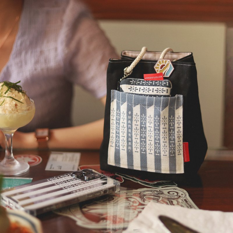 【渔夫袋】复古の通花铁闸 - 侧背包/斜挎包 - 棉．麻 黑色