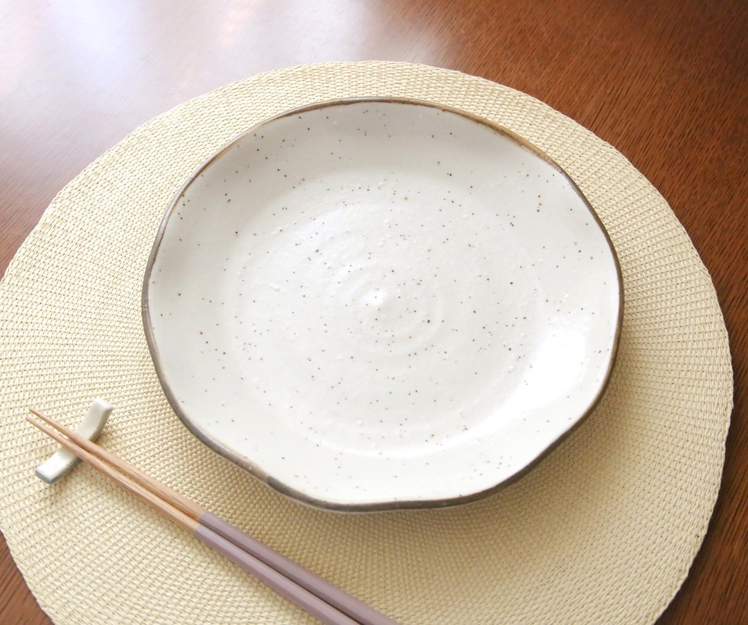 White granite 10-petal flower flower lover - 盘子/餐盘/盘架 - 陶 白色