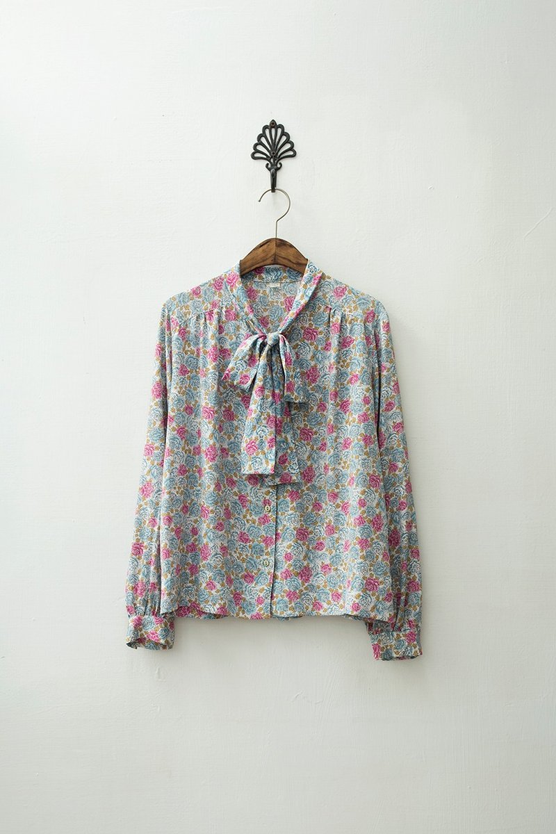 Banana Flyin’ ｜古着｜粉蓝 碎花 长袖 领结 衬衫 - 女装上衣 - 棉．麻 
